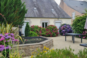 Grande Maison dans le Bourg de Nevez + jardin